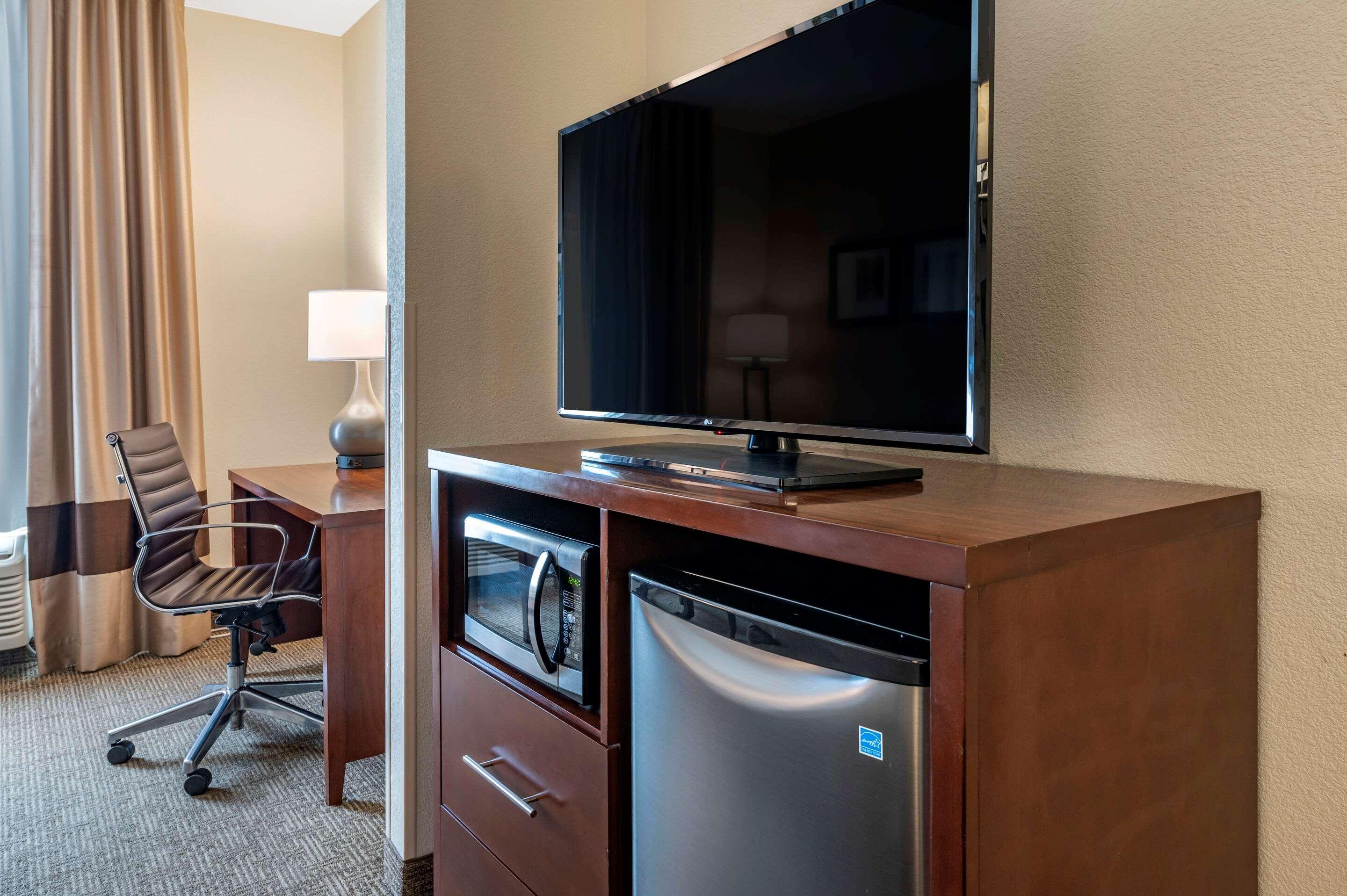 Comfort Suites Columbus West - Hilliard Exteriér fotografie